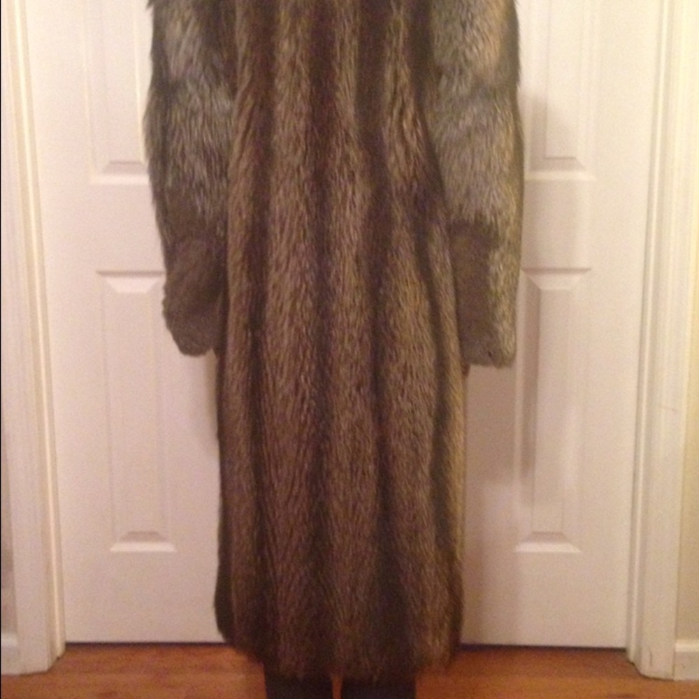 Fox front & sleeves/raccoon body sz 6 full length